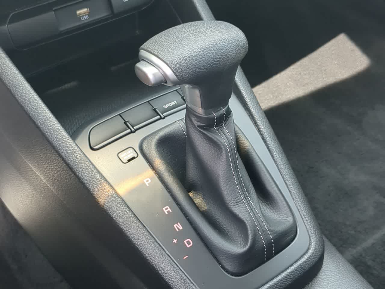 Thumbnail: 2022 Kia Rio - 30