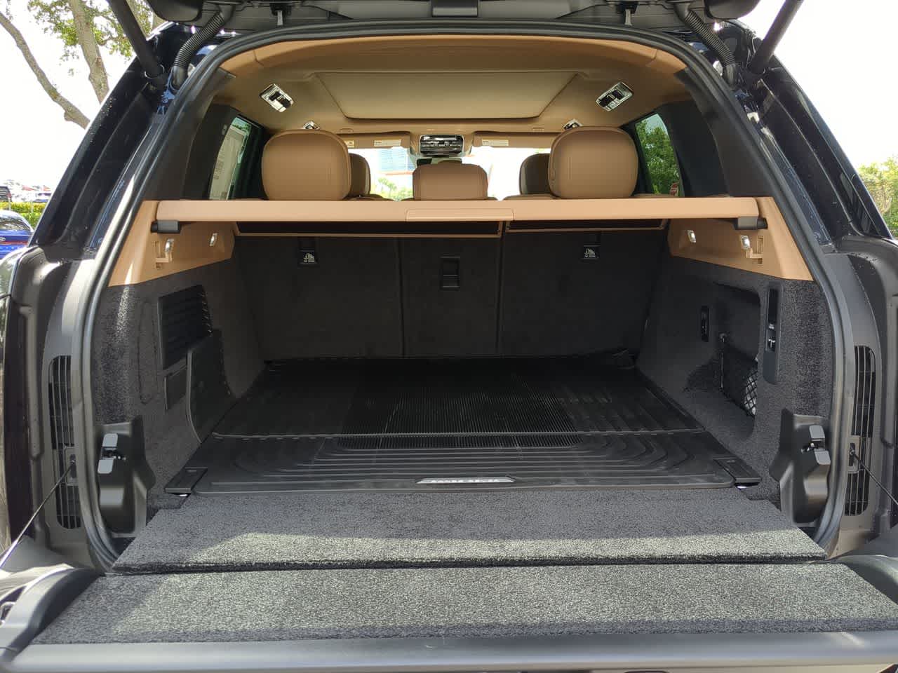 Thumbnail: 2025 Land Rover Range Rover - 35