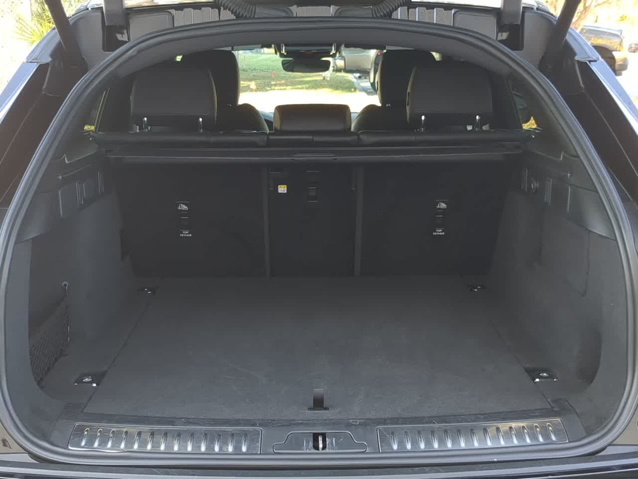 Thumbnail: 2025 Land Rover Range Rover Velar - 37