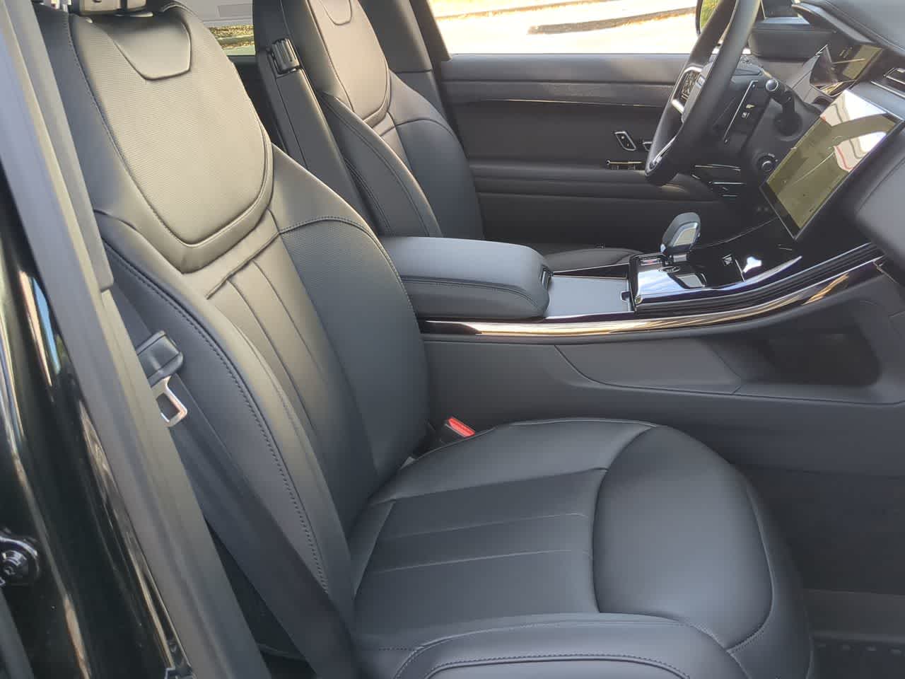 Thumbnail: 2026 Land Rover Range Rover Sport - 24