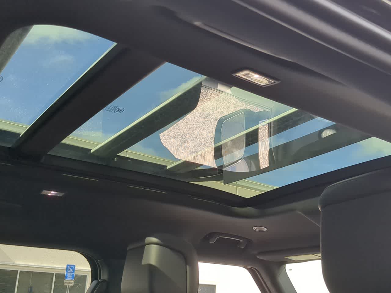 Thumbnail: 2025 Land Rover Defender - 23