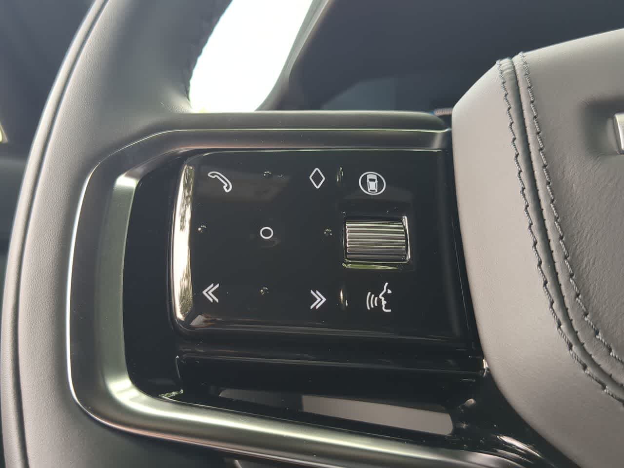 Thumbnail: 2026 Land Rover Range Rover Sport - 26