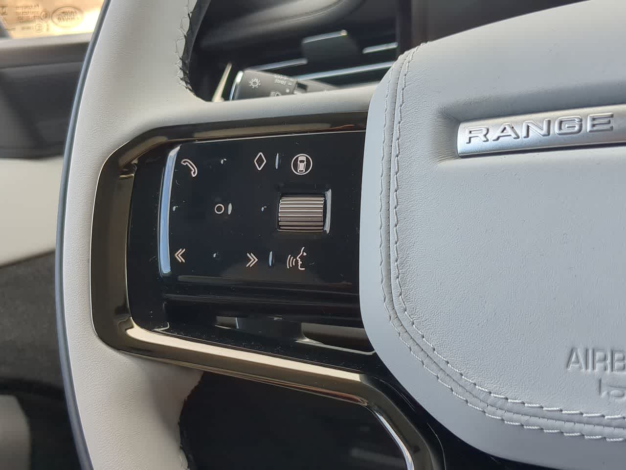 Thumbnail: 2025 Land Rover Range Rover Sport - 26