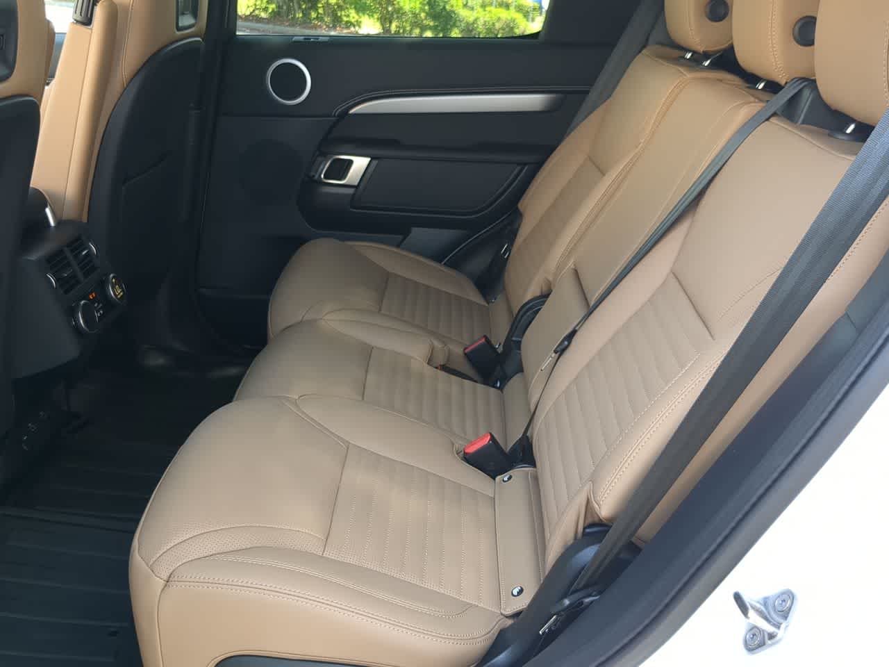 Thumbnail: 2025 Land Rover Discovery - 20