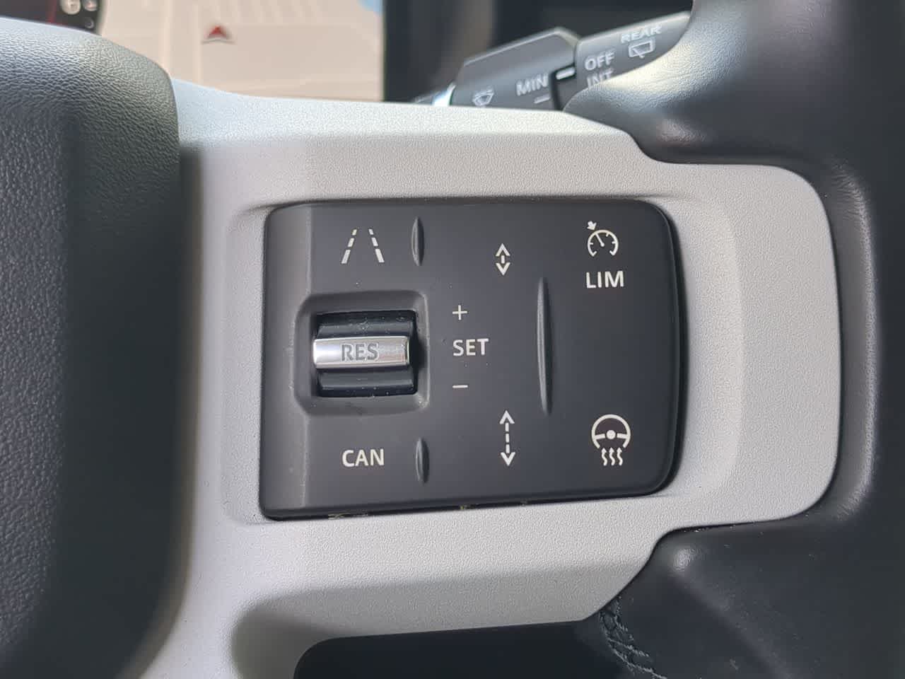 Thumbnail: 2025 Land Rover Defender - 25