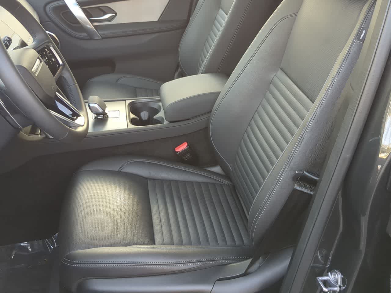 Thumbnail: 2025 Land Rover Discovery Sport - 16