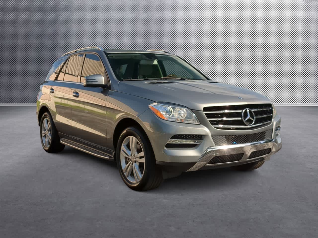 Thumbnail: 2015 Mercedes-Benz M-Class - 2