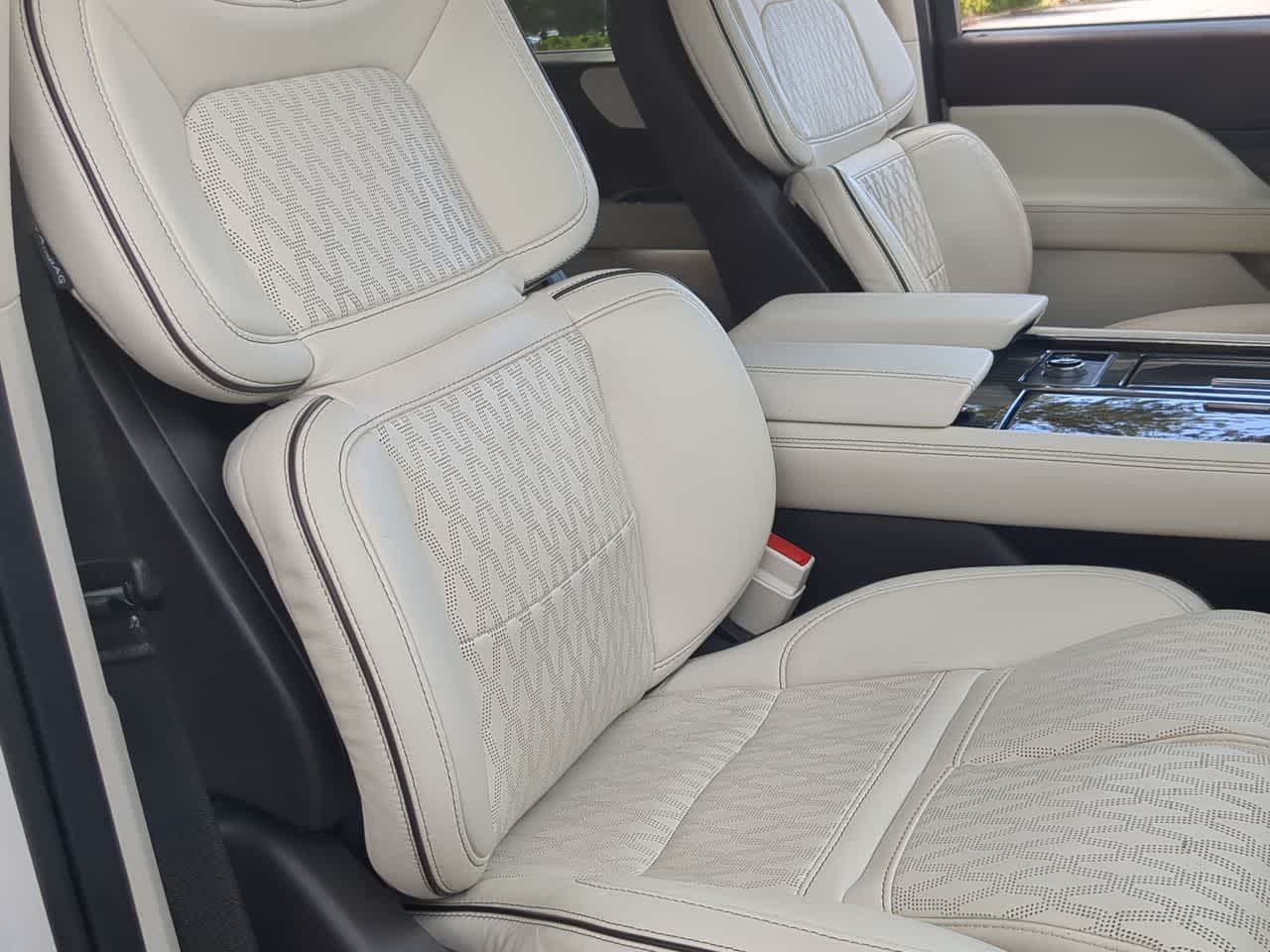 Thumbnail: 2022 Lincoln Navigator - 23
