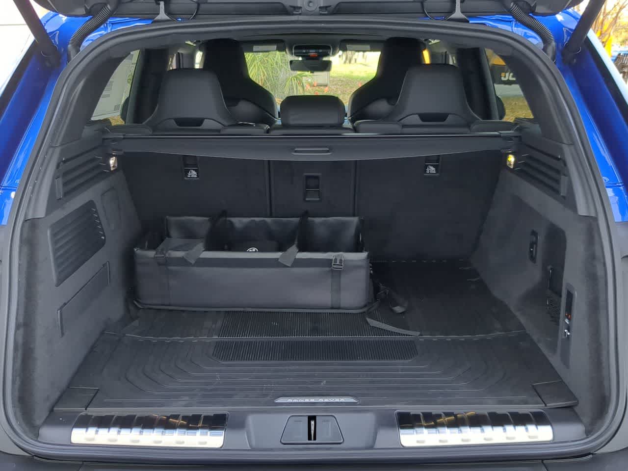Thumbnail: 2026 Land Rover Range Rover Sport - 36