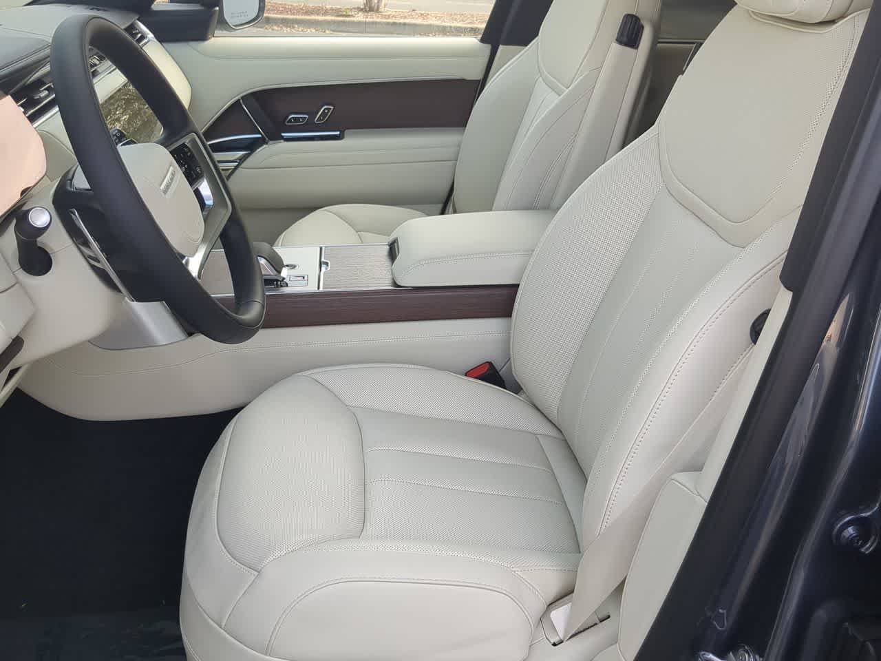 Thumbnail: 2026 Land Rover Range Rover - 16