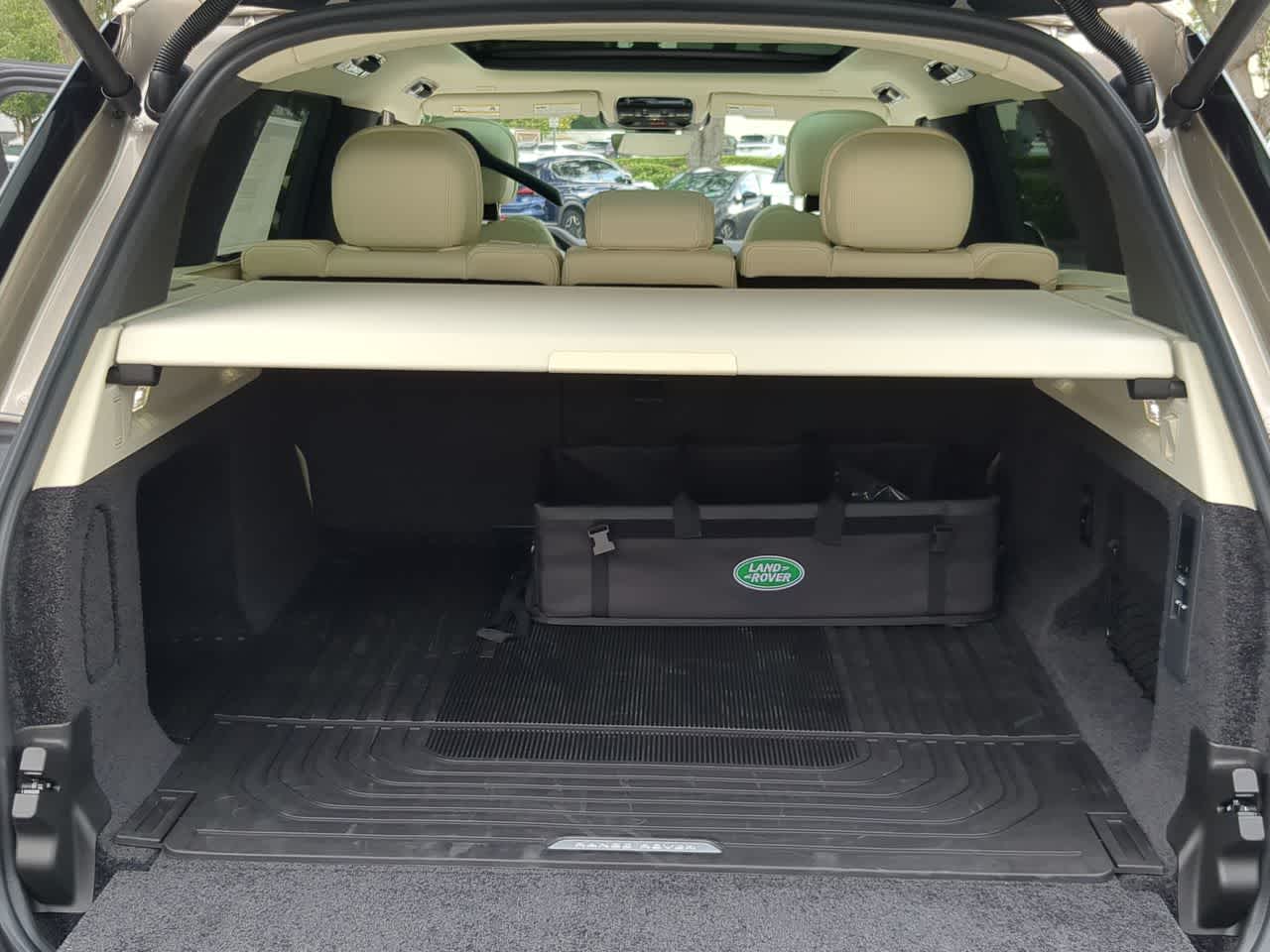 Thumbnail: 2025 Land Rover Range Rover - 37