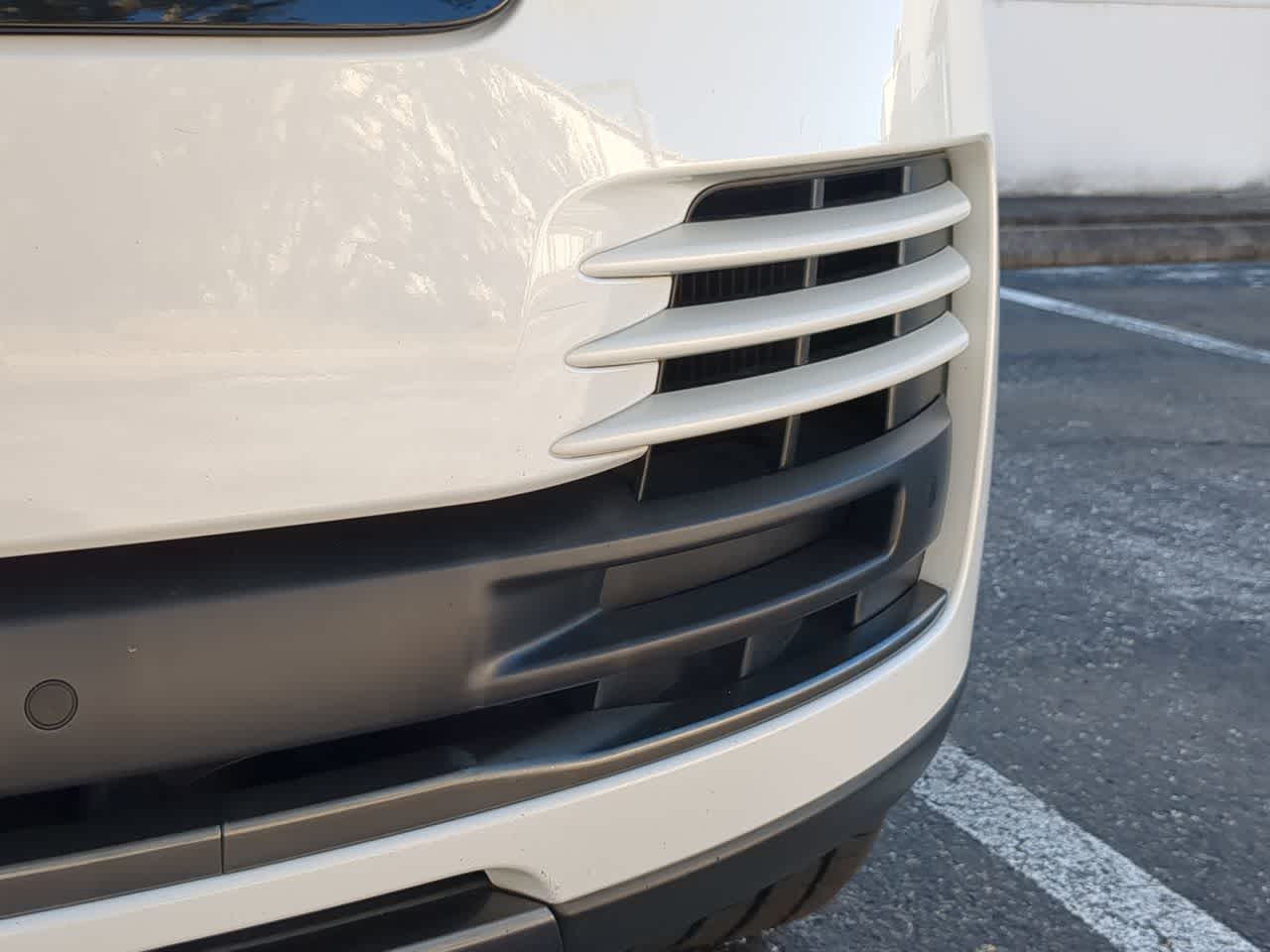 Thumbnail: 2020 Land Rover Range Rover - 11