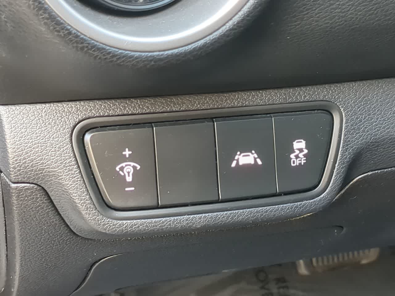 Thumbnail: 2020 Kia Forte - 35