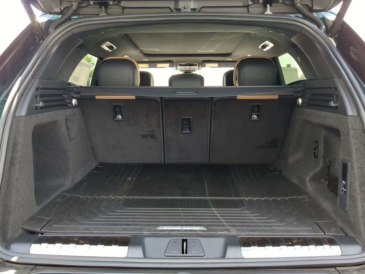 Thumbnail: 2025 Land Rover Range Rover Sport - 35