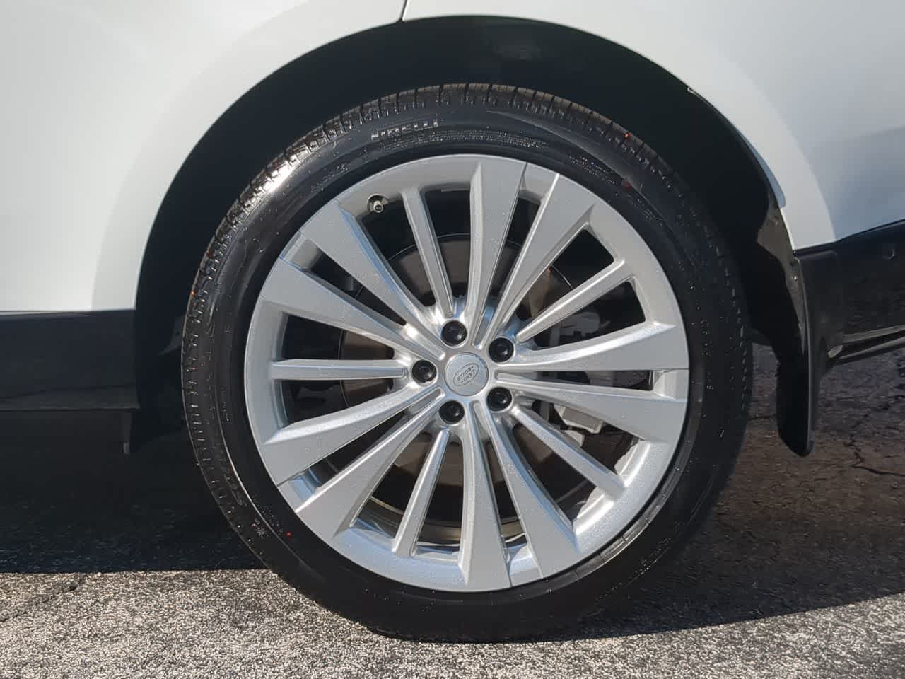 Thumbnail: 2025 Land Rover Range Rover - 14