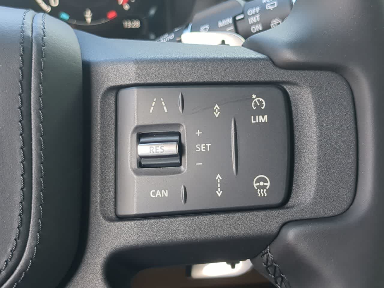 Thumbnail: 2025 Land Rover Defender - 27