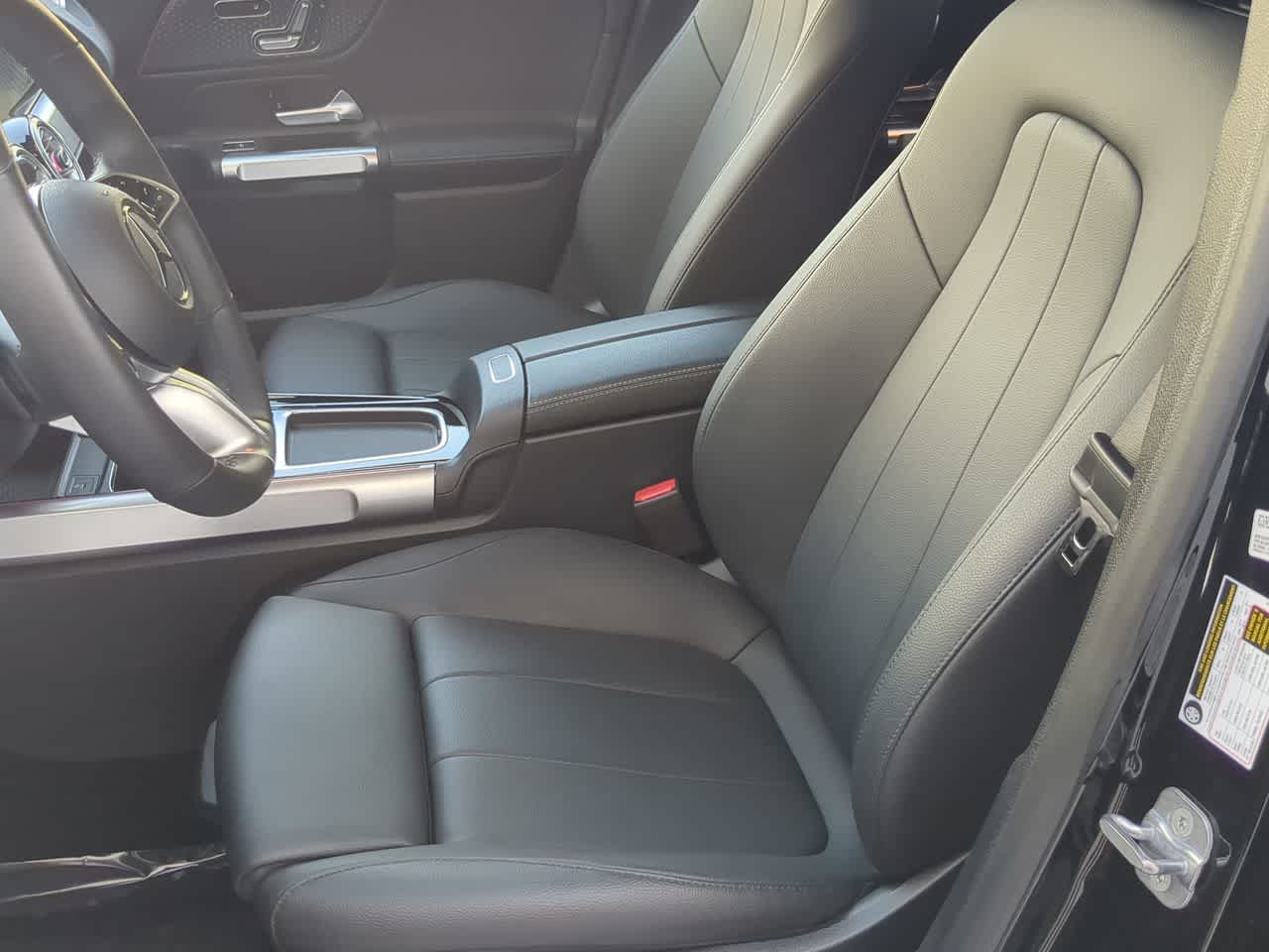 Thumbnail: 2024 Mercedes-Benz GLB - 17