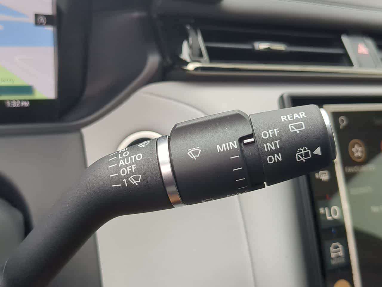 Thumbnail: 2026 Land Rover Range Rover Velar - 27