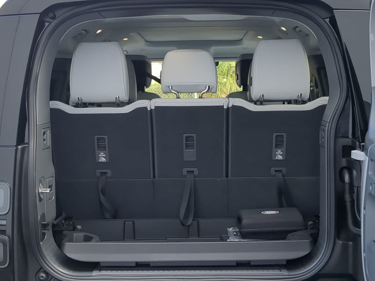 Thumbnail: 2026 Land Rover Defender - 36