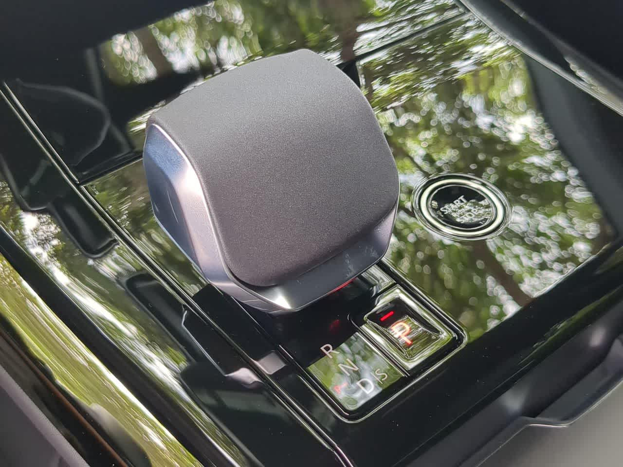 Thumbnail: 2026 Land Rover Range Rover Sport - 35