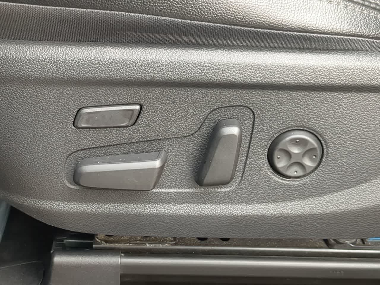 Thumbnail: 2020 Hyundai Santa Fe - 18