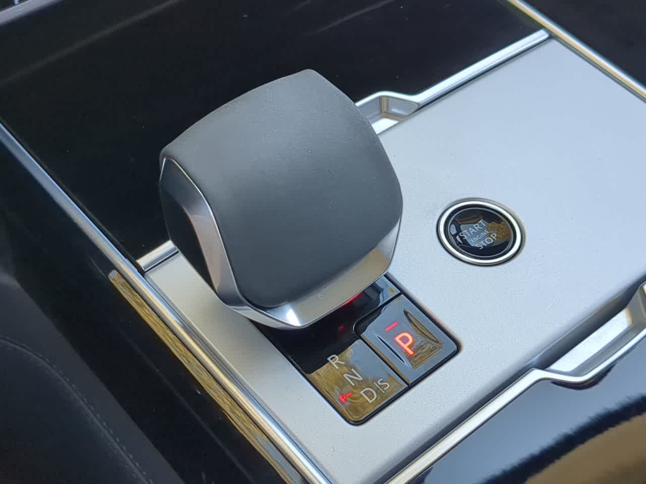 Thumbnail: 2025 Land Rover Range Rover - 34