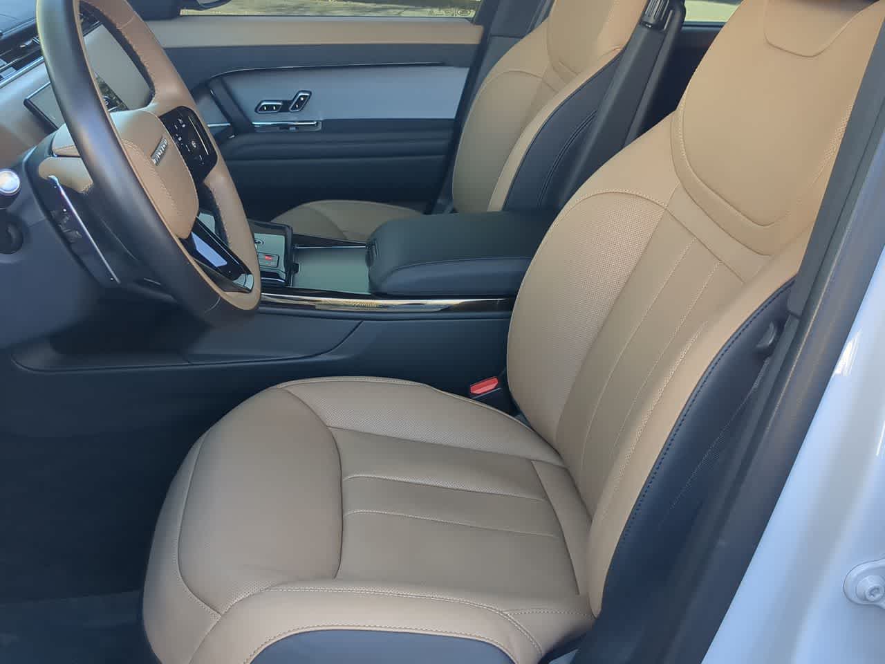 Thumbnail: 2024 Land Rover Range Rover Sport - 16