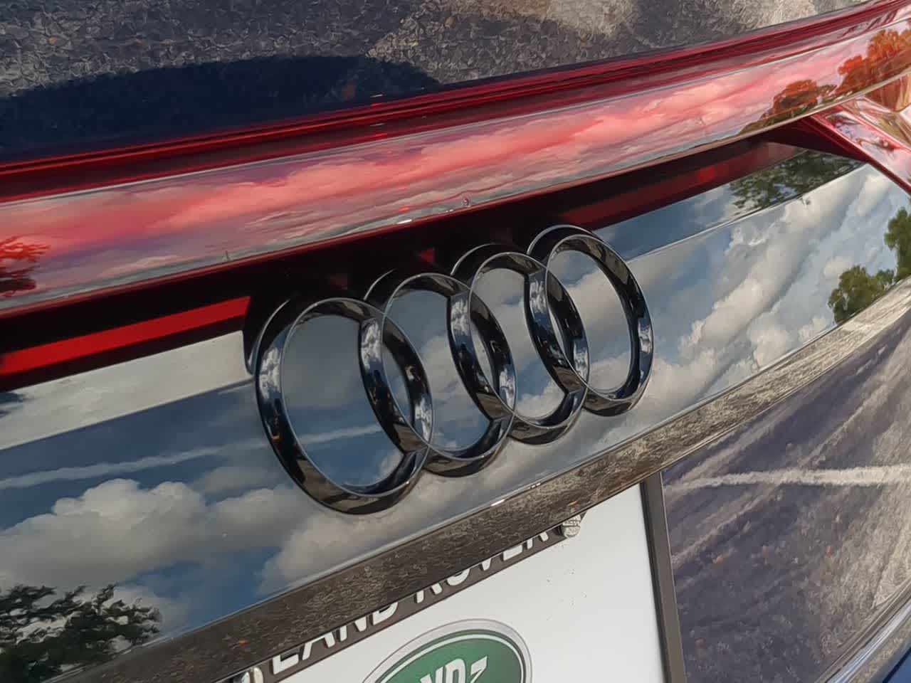 Thumbnail: 2021 Audi Q8 - 11