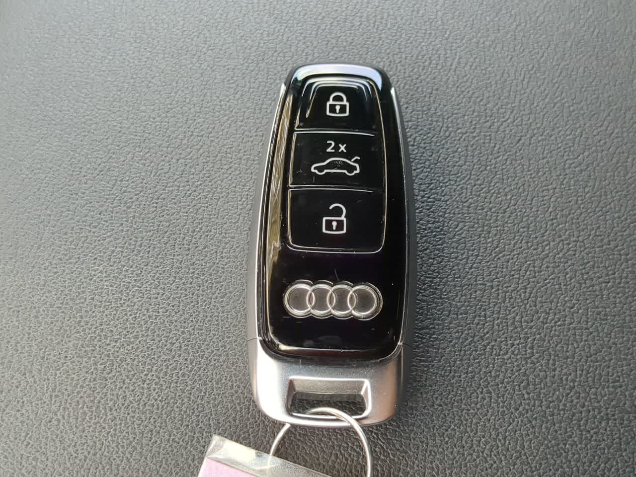 Thumbnail: 2021 Audi Q8 - 37