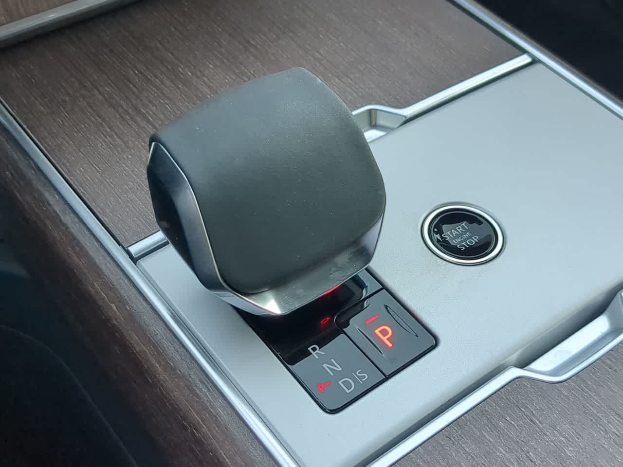 Thumbnail: 2025 Land Rover Range Rover - 35