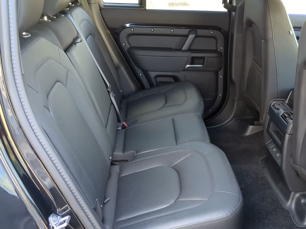 Thumbnail: 2025 Land Rover Defender - 21