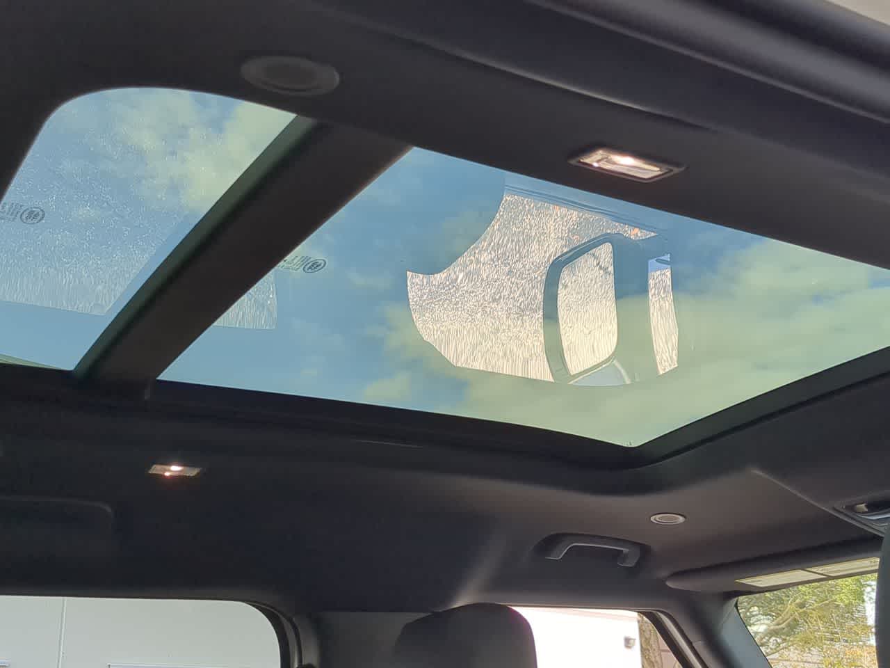 Thumbnail: 2025 Land Rover Defender - 23