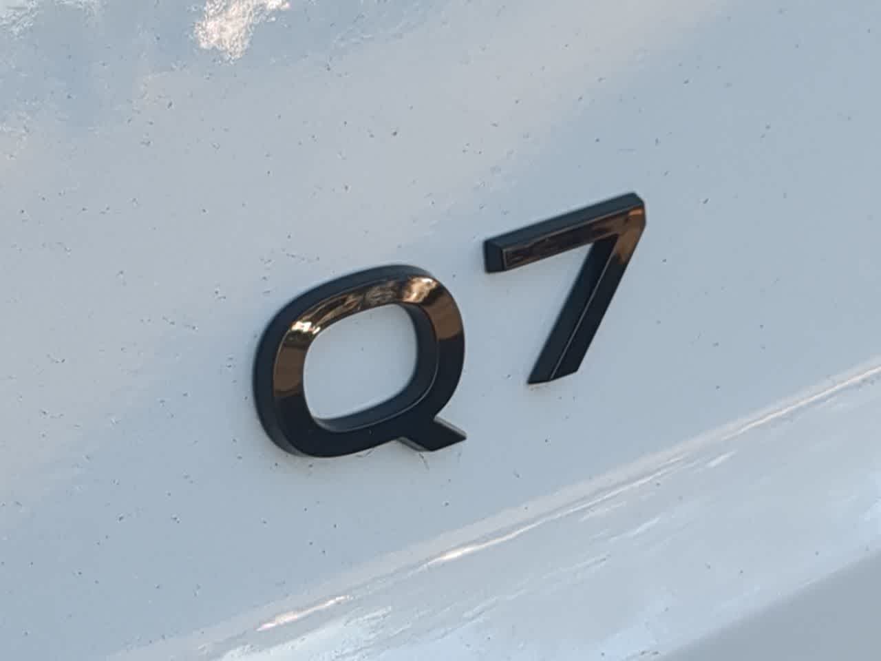 Thumbnail: 2025 Audi Q7 - 12