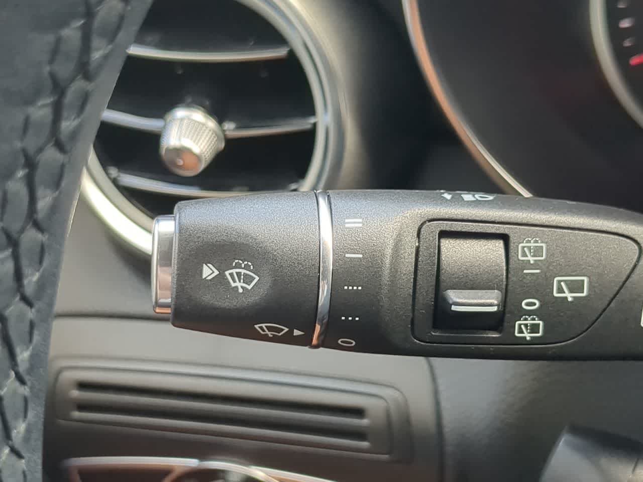 Thumbnail: 2020 Mercedes-Benz GLC - 27