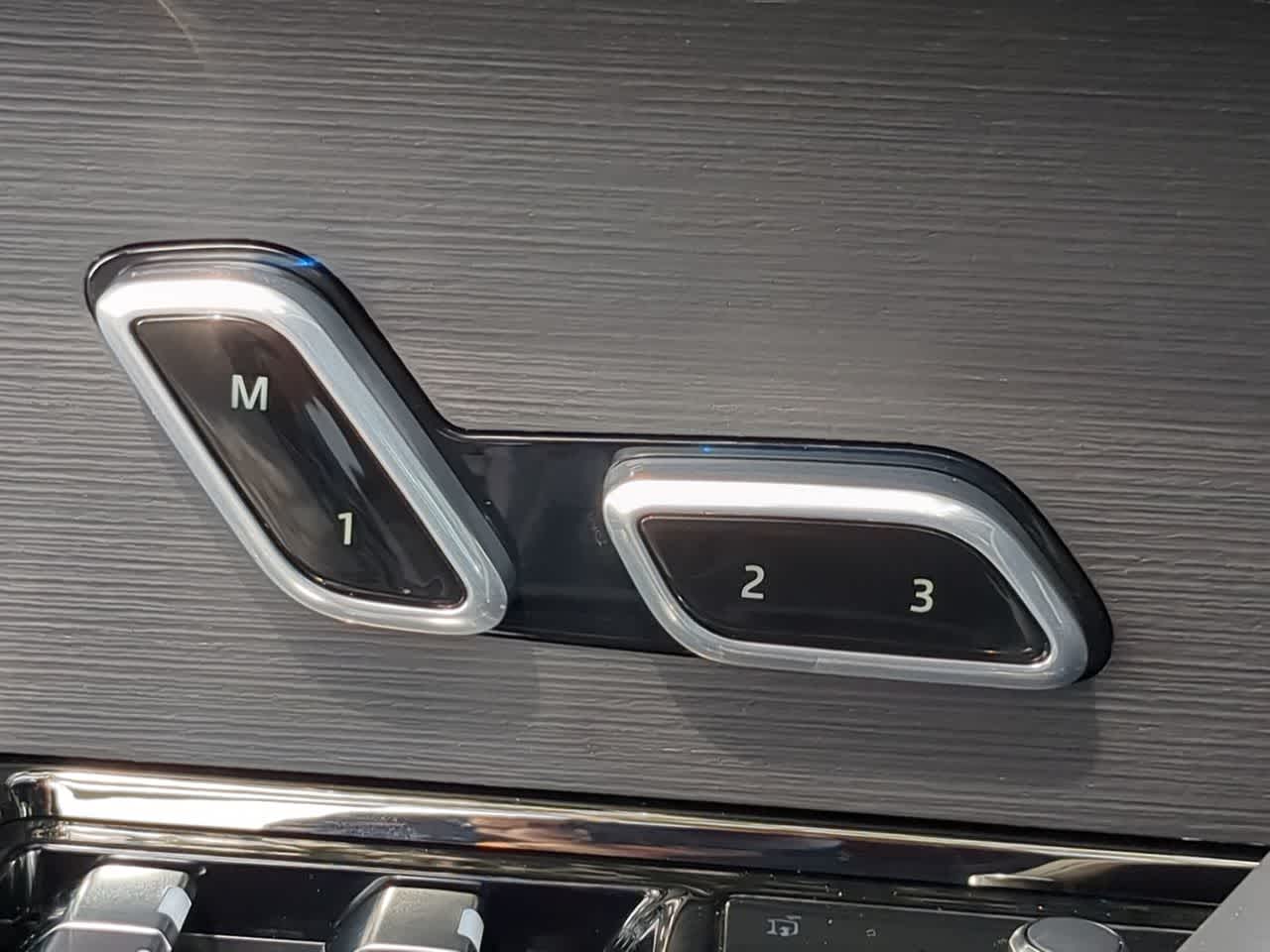 Thumbnail: 2025 Land Rover Range Rover Sport - 17