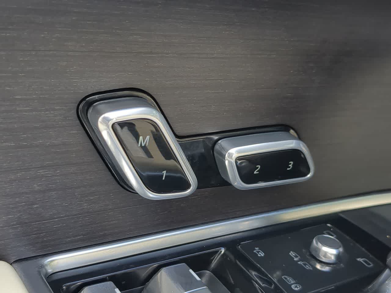 Thumbnail: 2024 Land Rover Range Rover - 17