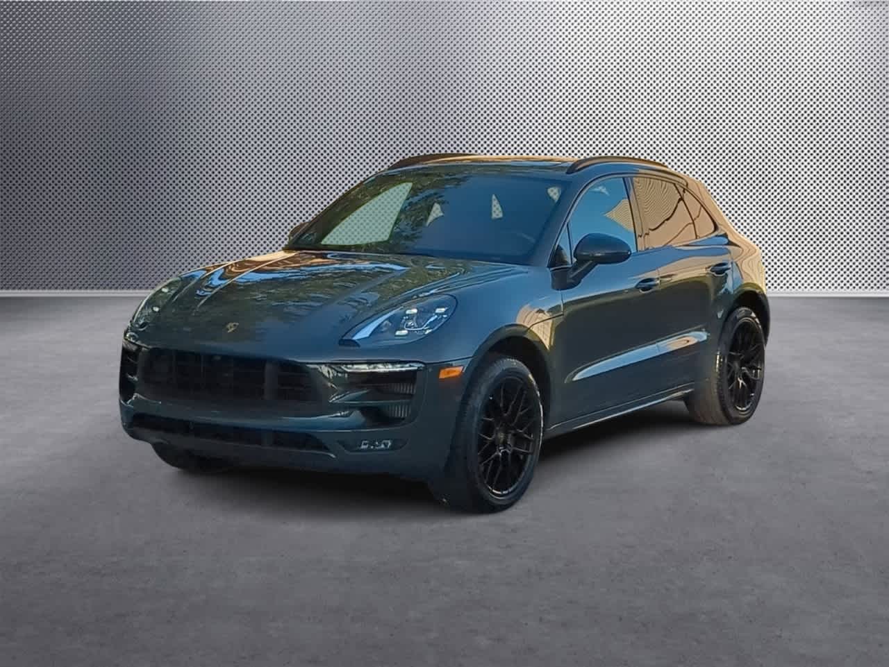 Thumbnail: 2018 Porsche Macan - 4