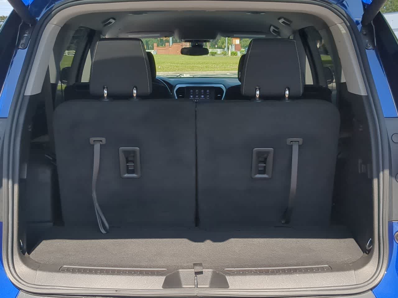 Thumbnail: 2023 GMC Acadia - 32