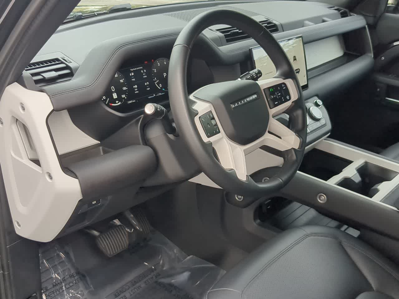 Thumbnail: 2025 Land Rover Defender - 10