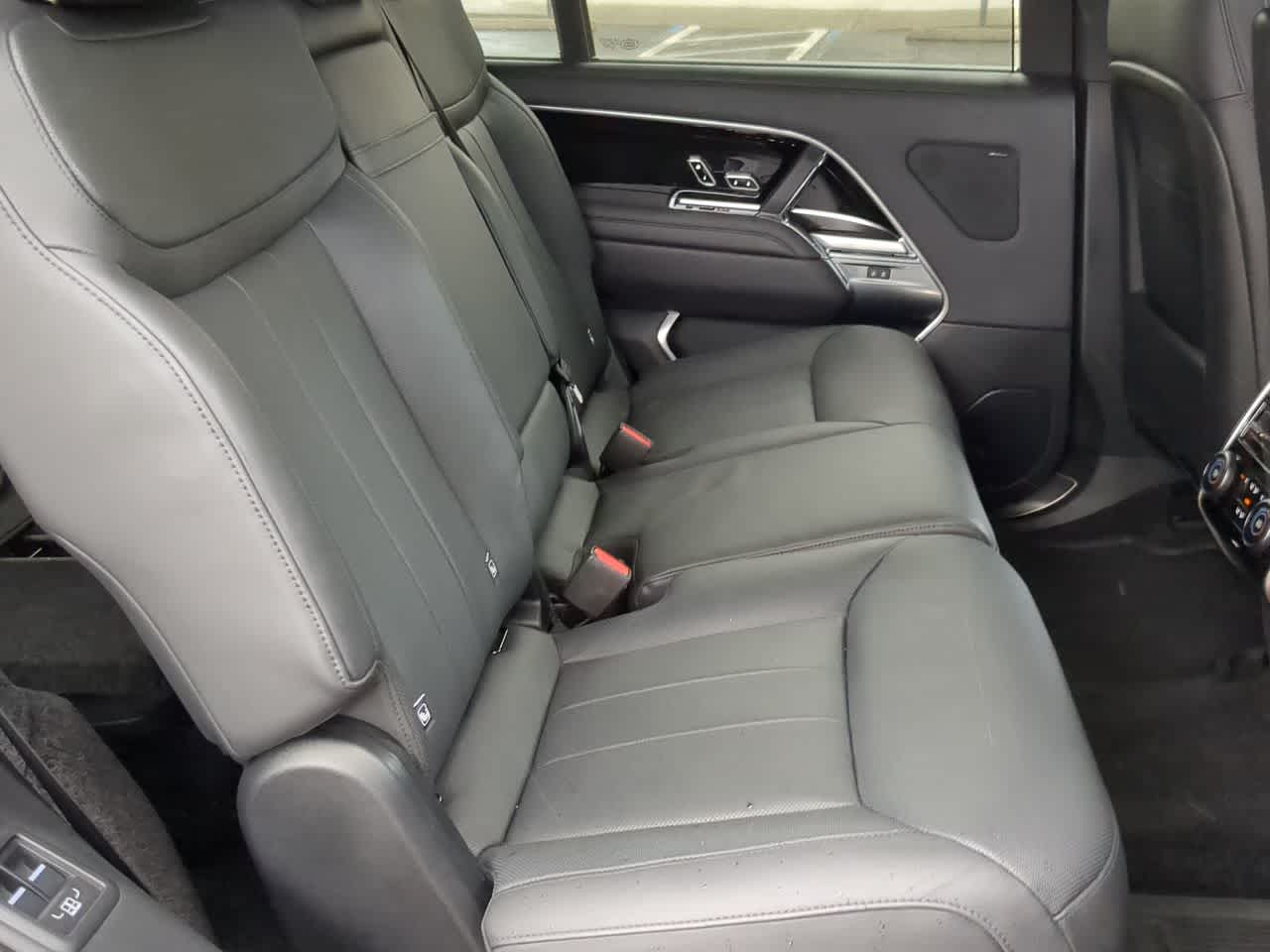 Thumbnail: 2023 Land Rover Range Rover - 20