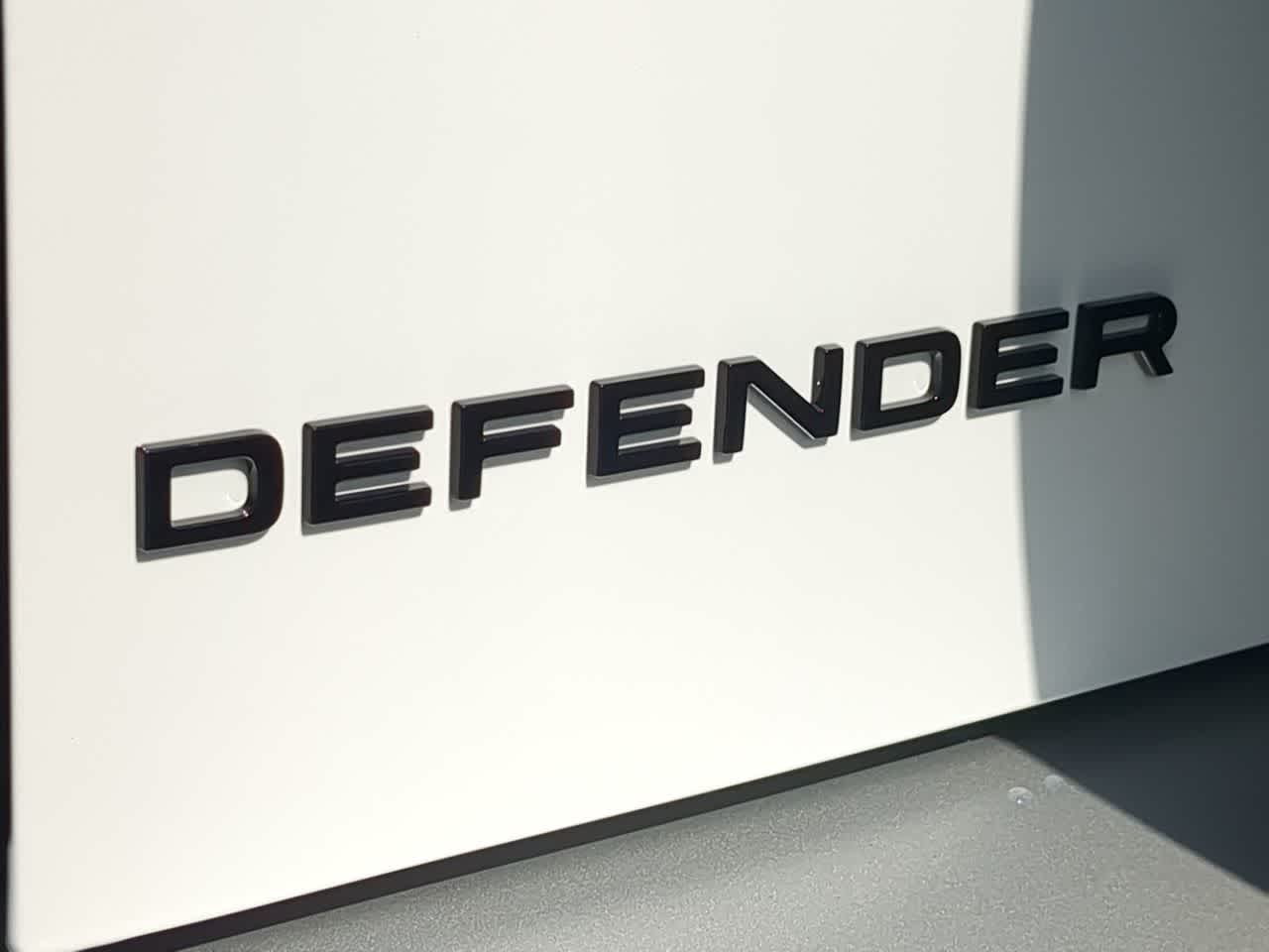 Thumbnail: 2025 Land Rover Defender - 12