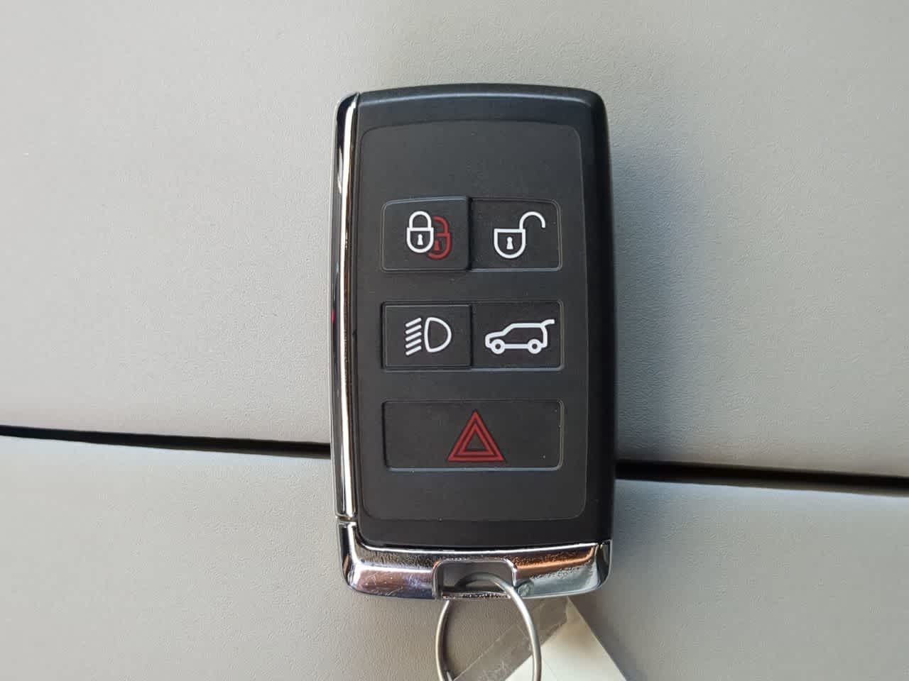 Thumbnail: 2026 Land Rover Range Rover Evoque - 37