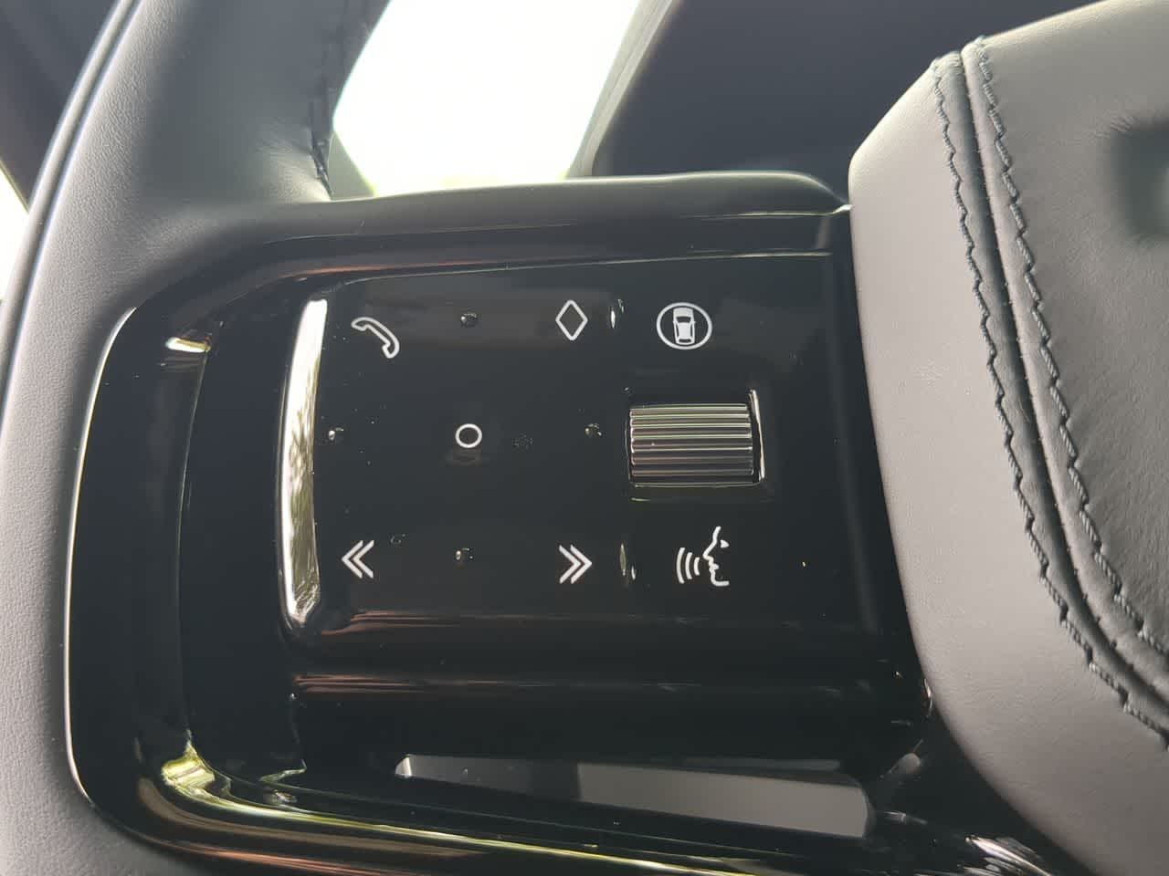 Thumbnail: 2026 Land Rover Range Rover Sport - 26