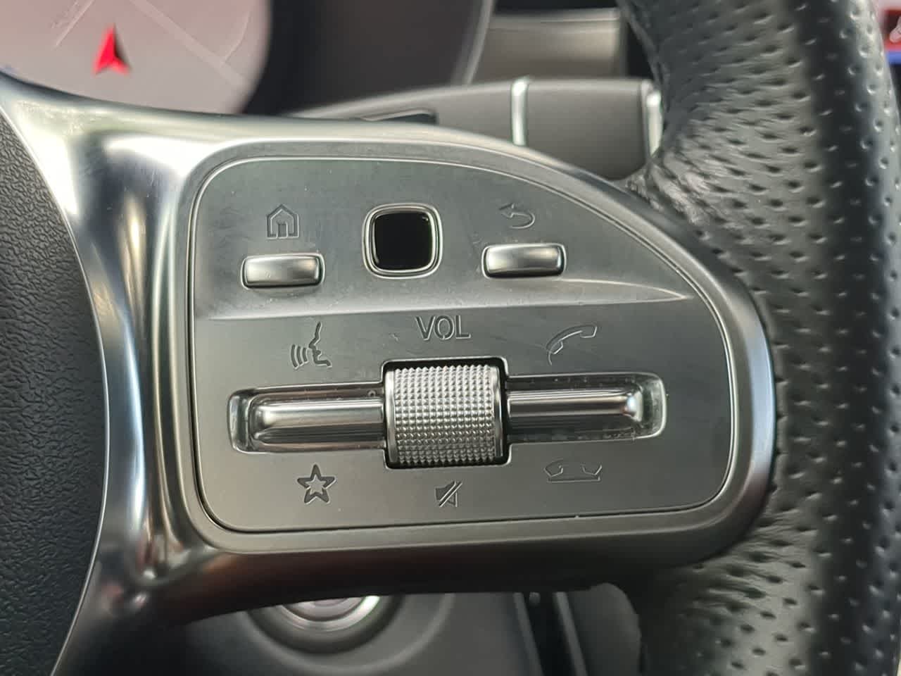 Thumbnail: 2022 Mercedes-Benz GLC - 26