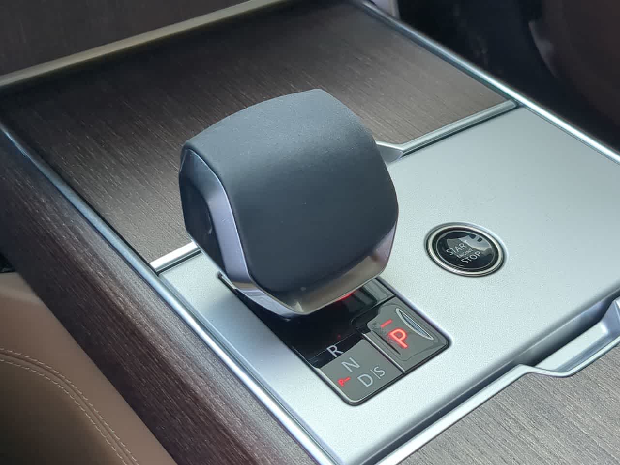 Thumbnail: 2025 Land Rover Range Rover - 35