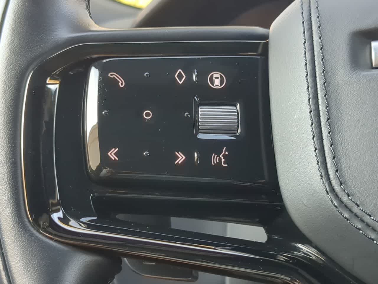 Thumbnail: 2025 Land Rover Range Rover Velar - 26