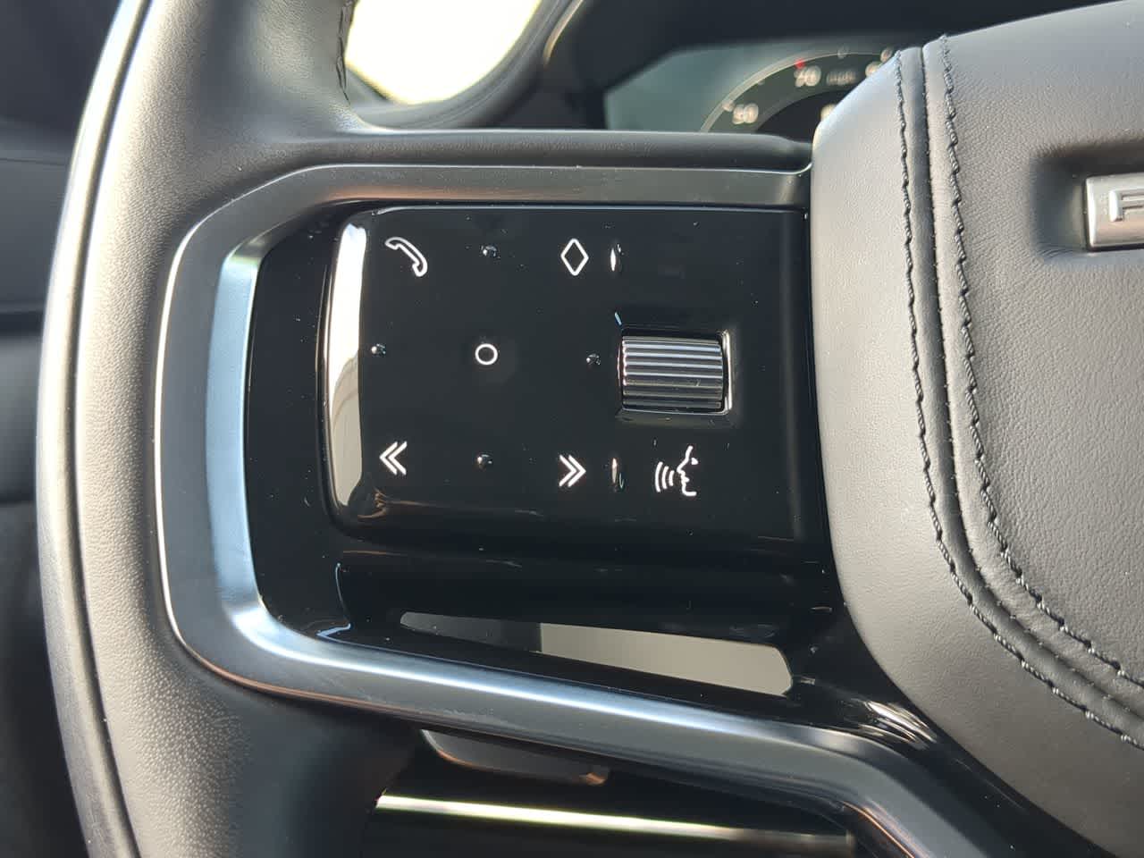 Thumbnail: 2023 Land Rover Range Rover Sport - 24