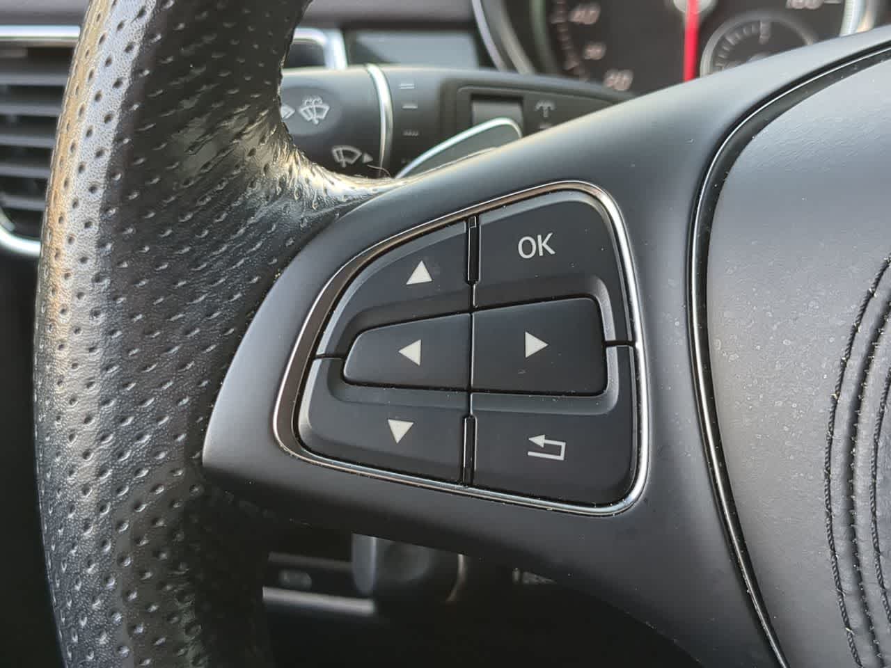 Thumbnail: 2019 Mercedes-Benz GLS - 24