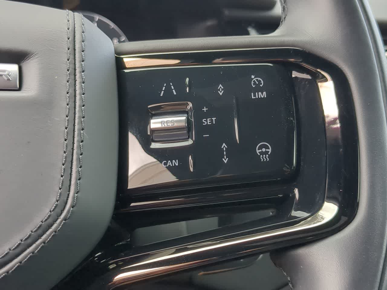 Thumbnail: 2025 Land Rover Range Rover Velar - 27