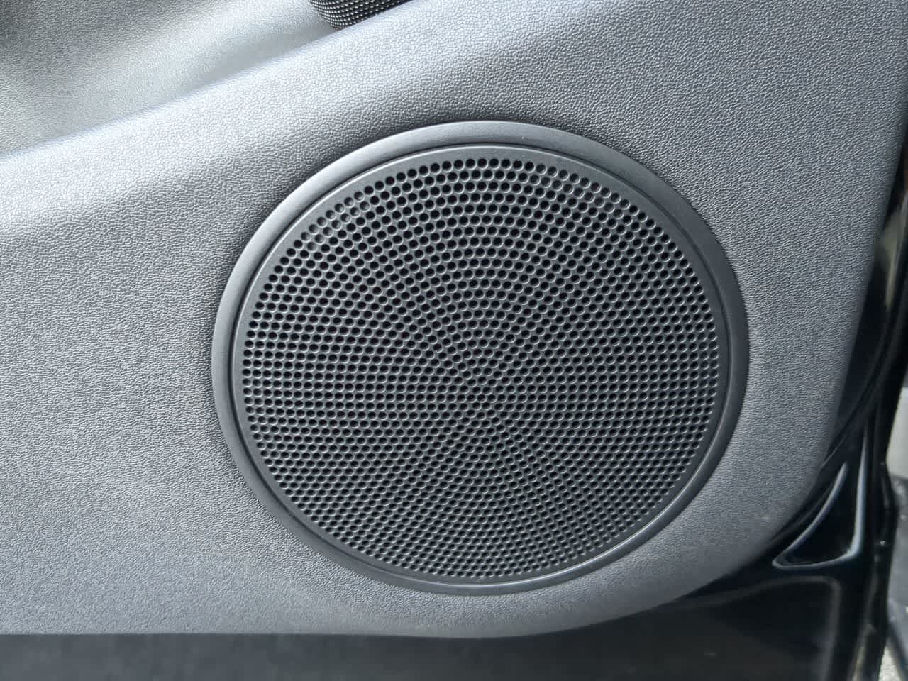 Thumbnail: 2024 Land Rover Range Rover Evoque - 32